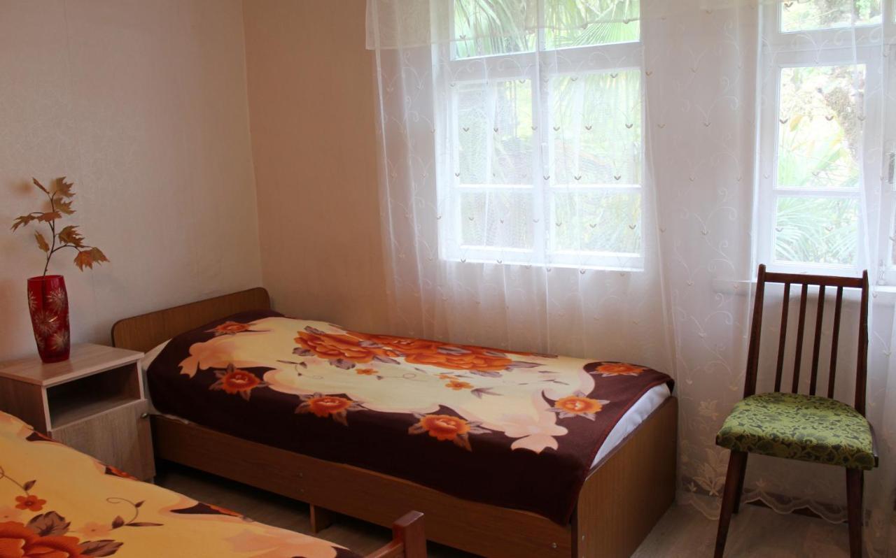 Tsikhierva Hotel Гагра Екстериор снимка